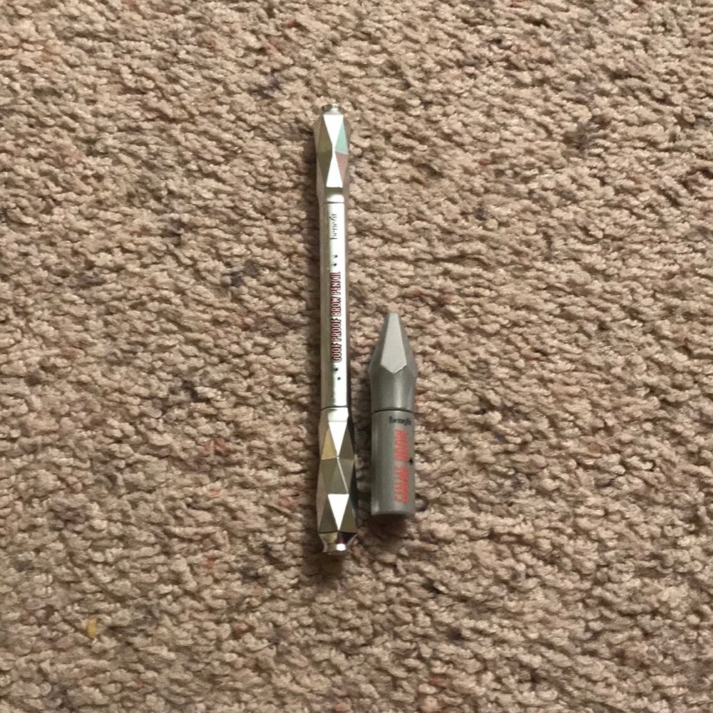 Never been used benefit brow set products!!